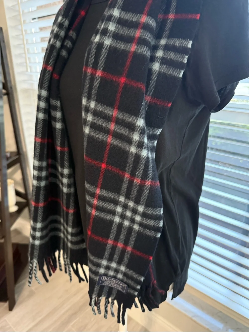 Burberry Unisex 100% Cashmere Scarf
